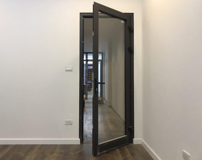 cửa nhôm kính dễ dàng lau chùi