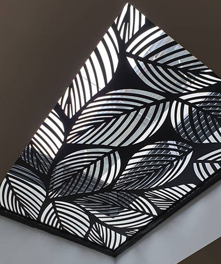 Giếng trời có hoa văn đẹp mắt nhờ công nghệ cắt lá thép CNC