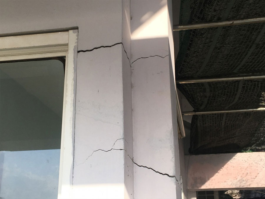 nhà cấp 4 thường xây ra hiện tượng nứt tường